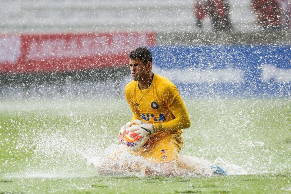 Alexandre Cajuru é goleiro titular do Atlético no Campeonato Paranaense de 2015 | Brunno Covello / Gazeta do Povo