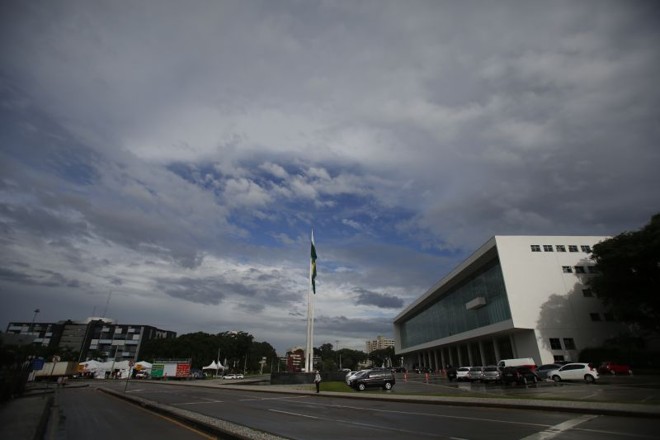 O Centro Cívico estava mais calmo nesta sexta-feira | 