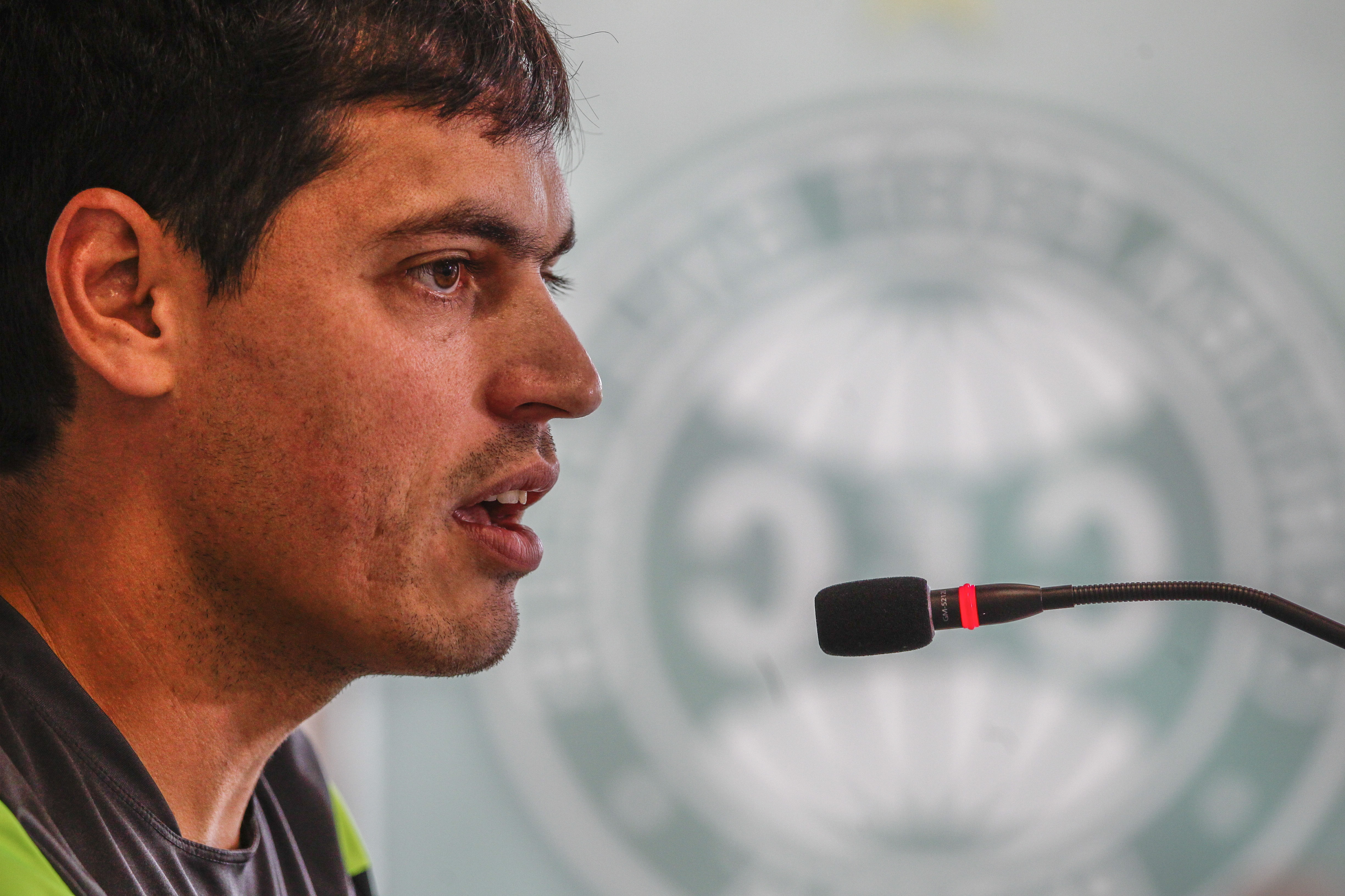 Após atuar alguns minutos na última rodada, o volante Cárceceres deve ganhar nova chace no Coxa. | Daniel Castellano/Gazeta do Povo