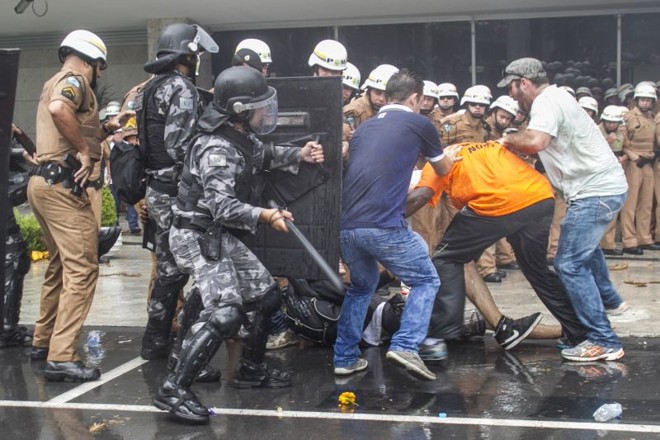 Confronto na Assembleia nesta quinta-feira (12) |