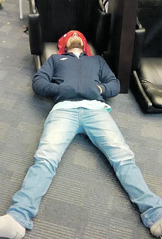 Poltrona virou travesseiro |