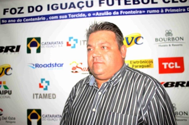 O presidente do Foz do Iguaçu, Arif Osman, declarou preferência pela reeleição de Hélio Cury na FPF e ganhou “inimigos”. | Divulgação/Foz do Iguaçu