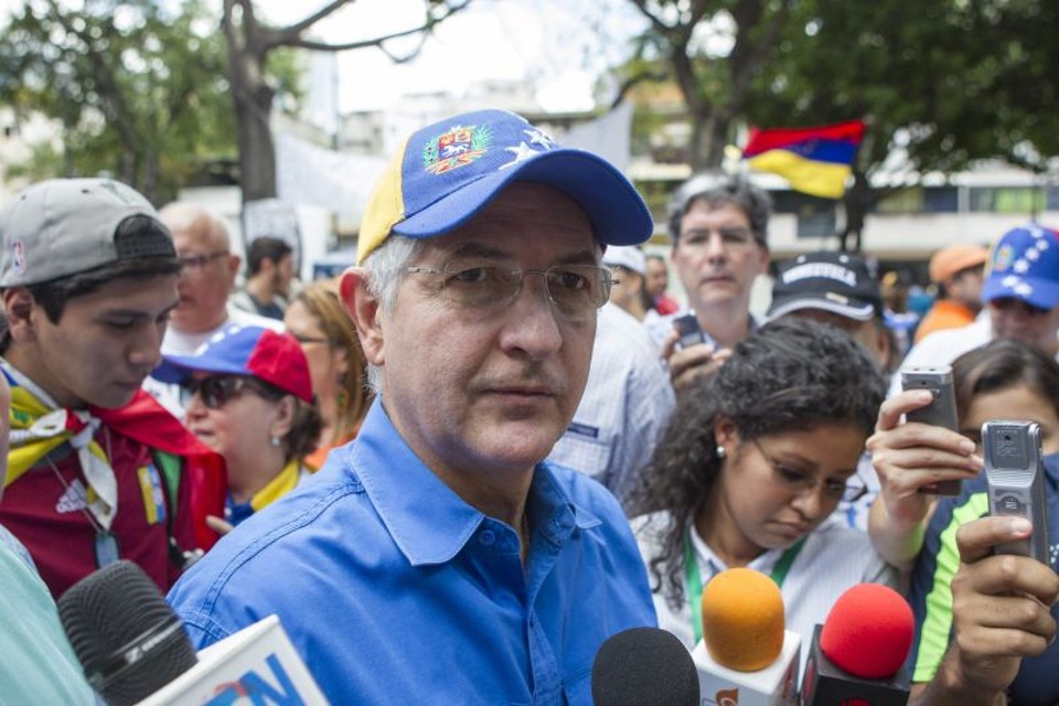 Antonio Ledezma, prefeito de Caracas, teria sido detido pelo serviço de inteligência, acusado de encabeçar tentativa de golpe | Santi Donaire/Efe