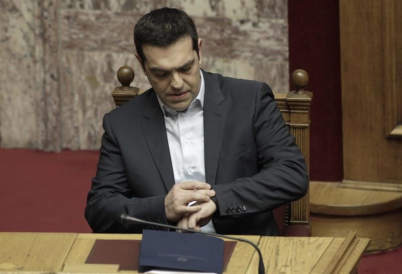 Alexis Tsipras anunciou um programa de ajuda imediata para fazer frente à crise humanitária | EFE/EPA/YANNIS KOLESIDIS