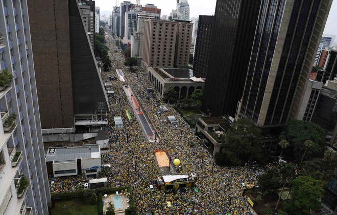 Manifestação na Avenida Paulista. | NACHO DOCE/REUTERS