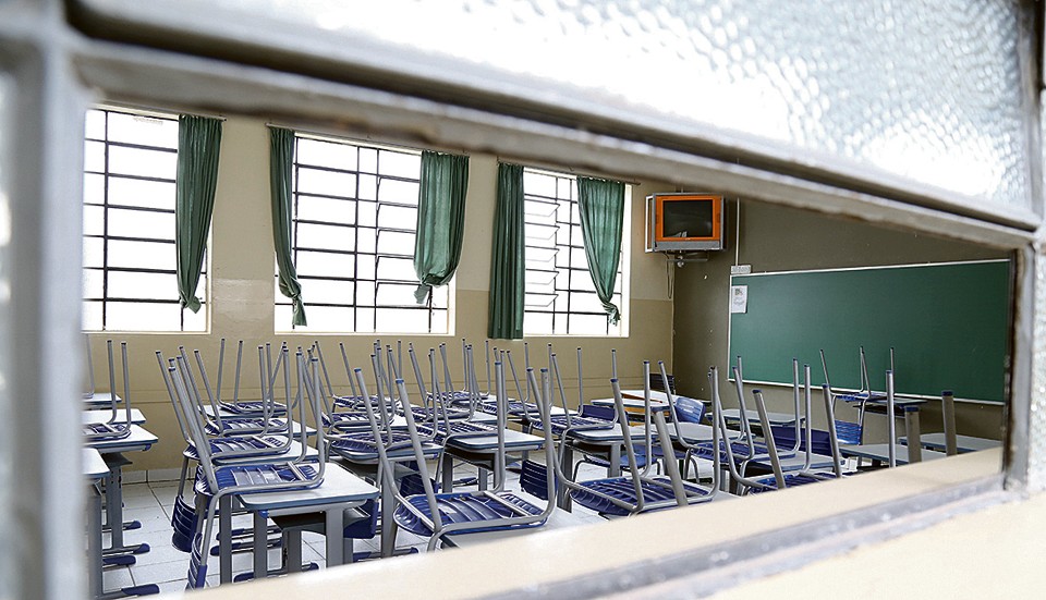 Após um mês de greve, escolas estão preparadas para, finalmente, iniciar o ano letivo de 2015. | Ivonaldo Alexandre/Gazeta do Povo