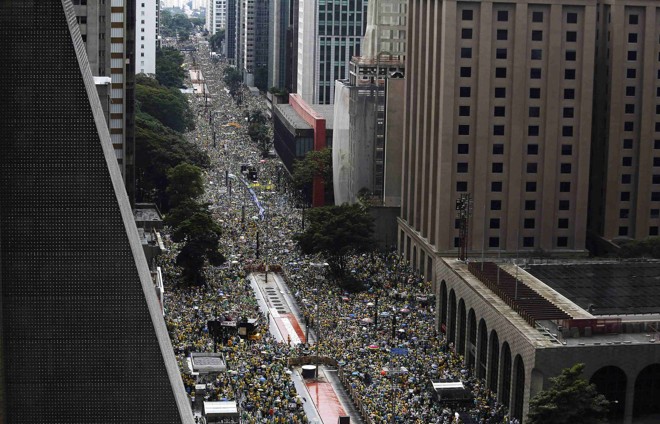 Manifestação na Avenida Paulista. | NACHO DOCE/REUTERS