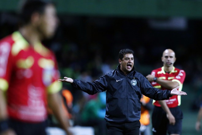 Time comandado por Marquinhos Santos venceu todos os jogos que fez no Couto Pereira em 2015. | Albari Rosa/Gazeta do Povo