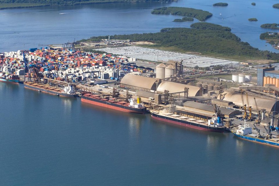 Porto de Paranaguá: setor industrial do Brasil se consolidou como exportador de itens de baixo valor agregado. | Daniel Derevecki/Arquivo  Gazeta do Povo