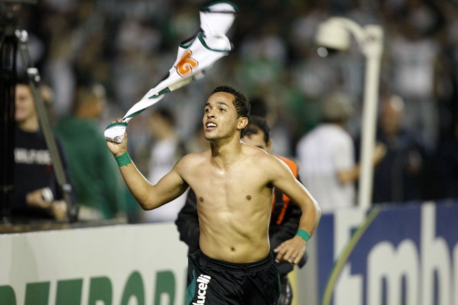 Na partida de volta da semifinal contra o Ceará, no Couto Pereira, uma vitória magra por 1 a 0 , com gol de Rafinha, e a vaga na final. | Hedeson Alves/ Gazeta do Povo