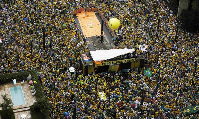 Manifestação na Avenida Paulista. | NACHO DOCE/REUTERS