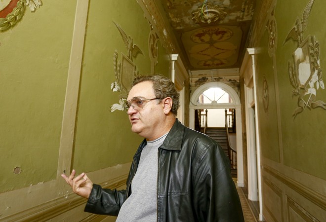 O diretor do MIS, Fernando Severo, quer reaproximar a comunidade cinematográfica do museu. | Hugo Harada/Gazeta do Povo