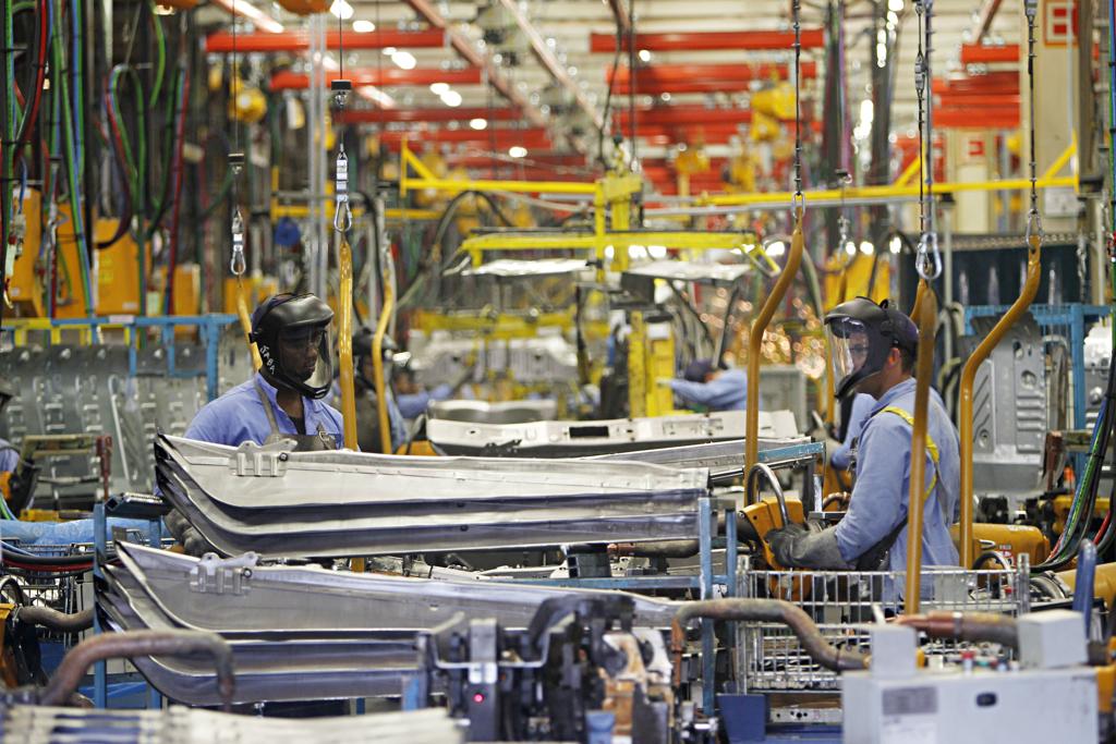 Linha de produção da Renault em São José dos Pinhais: plano de demissões gerou despesa de R$ 60 milhões. | Albari Rosa/Gazeta do Povo