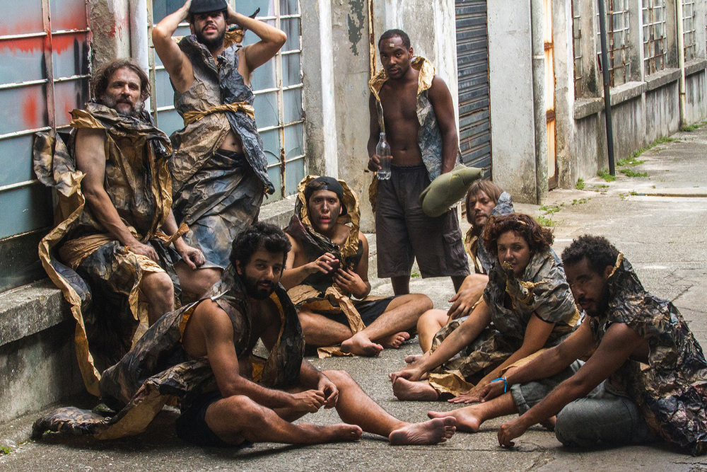 Com a presença de alguns moradores de rua, espetáculo causou desconforto em alguns espectadores. | Divulgação/