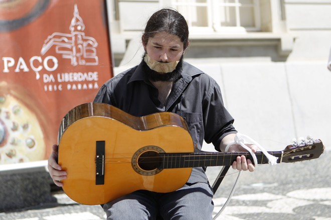 Intervenção do Festival de Teatro de Curitiba propôs reflexão sobre a Ditadura Militar | Jonathan Campos/Gazeta do Povo