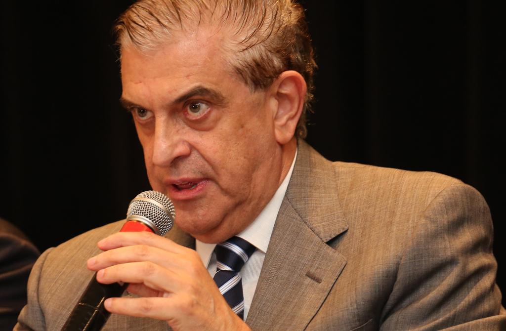 Presidente do Atlético, Mario Celso Petraglia, cutuca o mandatário da FPF, Hélio Cury, e diz que sente falta de seu antecessor na entidade. | Ivonaldo Alexandre/Gazeta do Povo