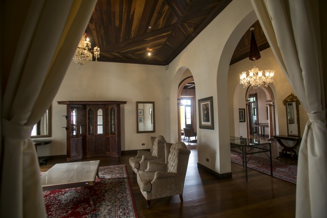 Detalhe de uma das salas do palácio. | Marcelo Andrade/Gazeta do Povo