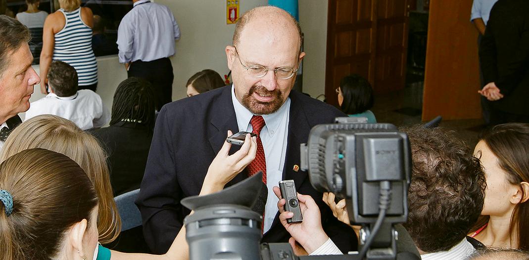 Jorge Bernardi alega que se duas funções em comissão forem extintas. economia anual ao município seria de mais de R$ 30 milhões. | Antônio More / Agência de Notícias Gazeta do Povo