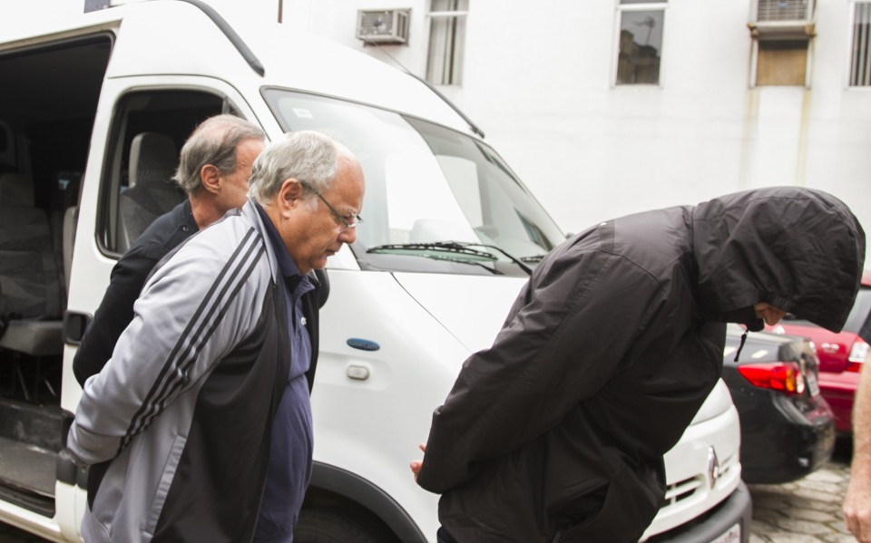 Quatro pessoas passaram pelo exame na manhã desta terça-feira, no IML, no Centro de Curitiba. | Paulo Lisboa/Tribuna do Parana