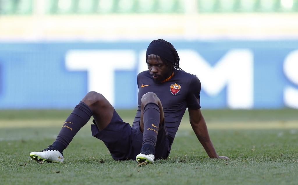 O atacante Gervinho, da Roma, lamenta mais um empate da equipe. | STEFANO RELLANDINI/REUTERS
