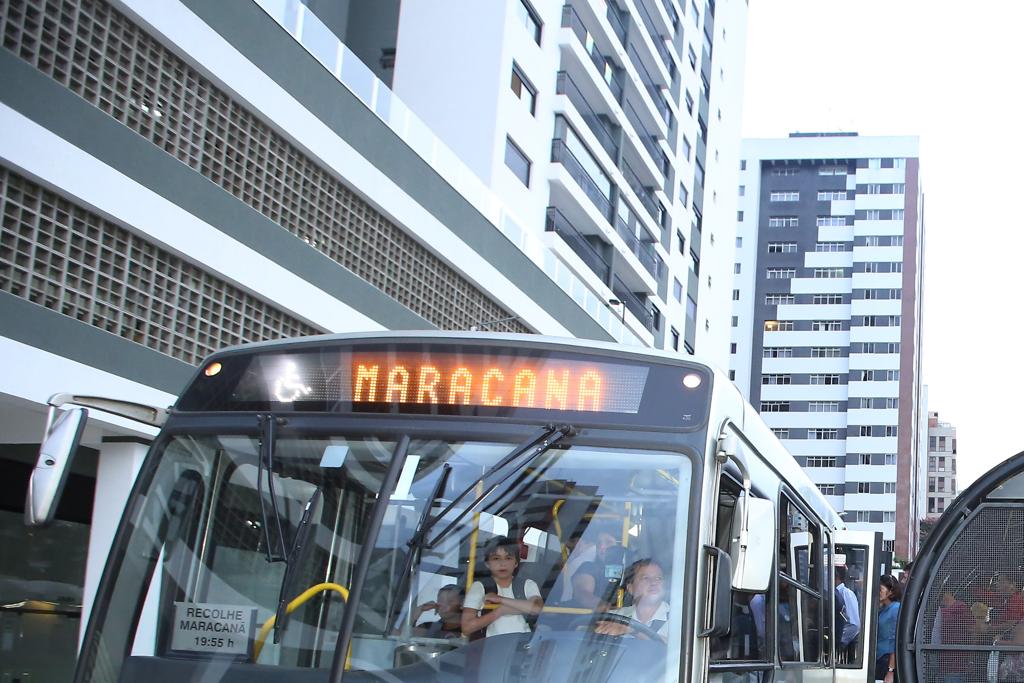 Linha do ligeirinho que liga Colombo a Curitiba é uma das que foi encurtada pela Comec. | Giuliano Gomes/Gazeta do Povo