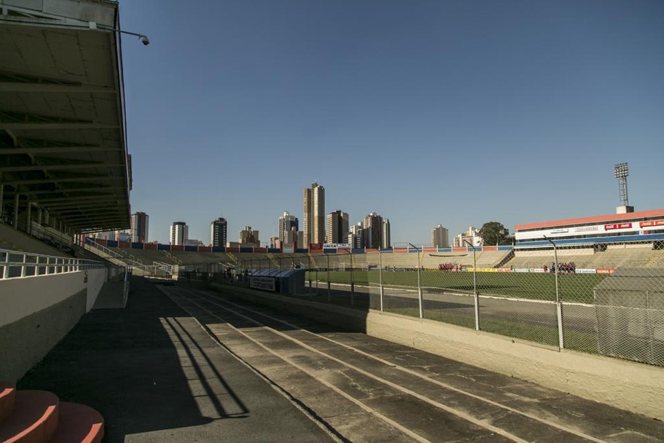 Vila Capanema não teve o laudo de segurança renovada por irregularidades apontadas pela Polícia Militar. | Marcelo Andrade/Gazeta do Povo