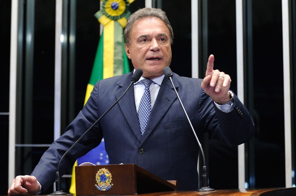 Para o tucano, o recado das urnas também teve como alvo os parlamentares e a crise que atinge o setor econômico | Agência Senado/