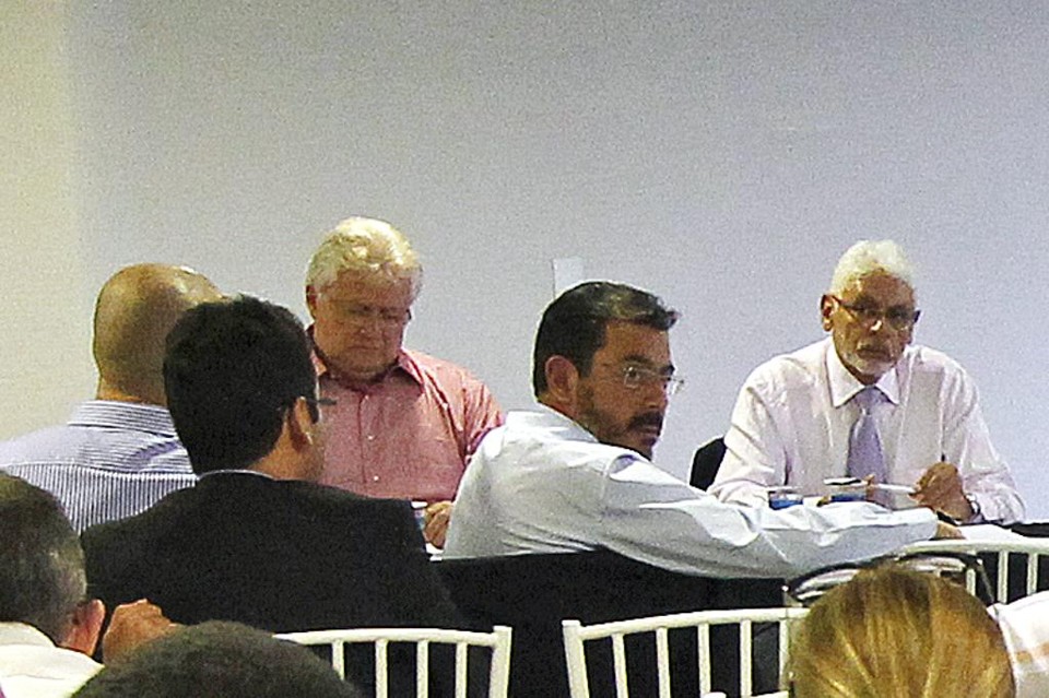 Presidente Rubens Bohlen de frente para o empresário Carlos Werner, que encabeçou movimento para tentar mudar os rumos do Paraná. | Antônio More/Gazeta do Povo