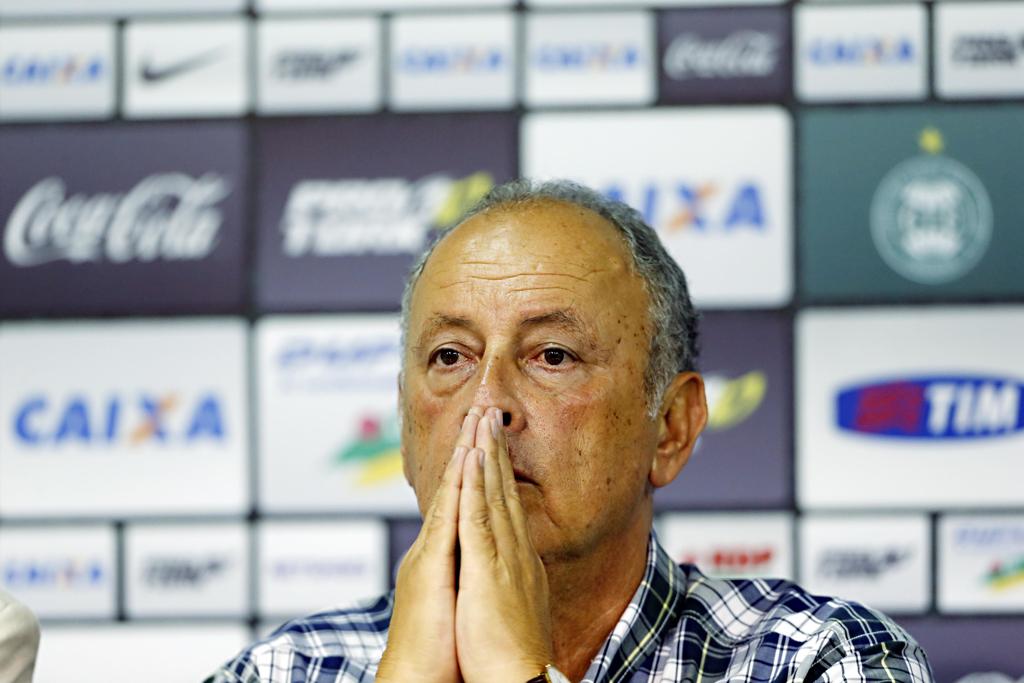 Ernesto Pedroso mostrou insatisfação com clássico em Cascavel. | Albari Rosa/Gazeta do Povo
