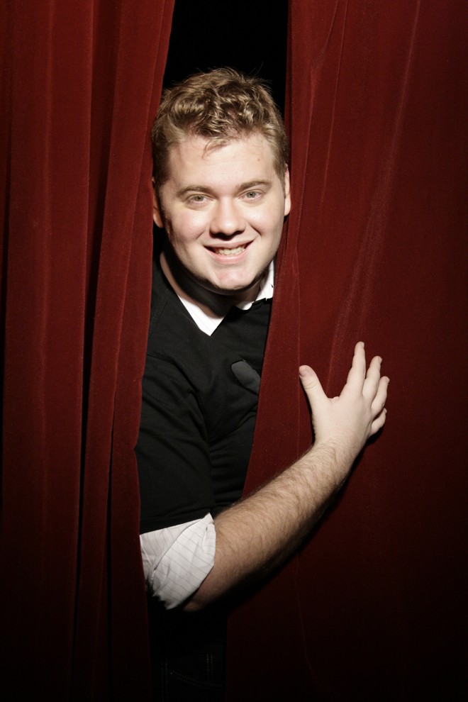 O mágico, ator, cantor e comediante Ben Ludmer, uma das atrações do Risorama, mostra de humor do Festival de Curitiba. | Felipe Denuzzo