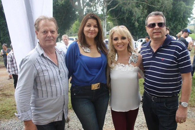 Luiz Gagliastri com Fernanda, Gisele e Augusto Goedert. | Tiomkim