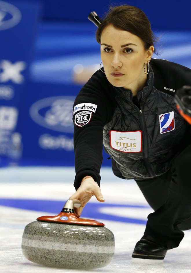 Anna Sidorova, da Rússia, é a musa número 1 do curling mundial. Ganhou até homenagem do grupo de pagode Molejo em uma adaptação da música “Dança da Vassoura”. A letra bem-humorada diz: “Ô Sidorova eu sou seu fã, caso contigo na Rússia amanhã.” Ela ouviu e curtiu. | Thomas Peter
