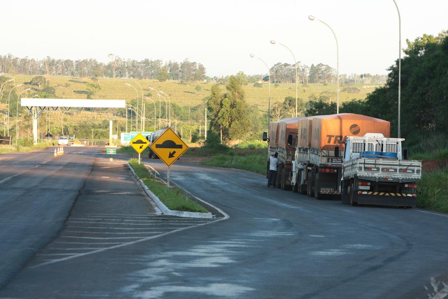 Parte das barreiras irá mudar de lado na rodovia para garantir controle de entrada dos animais. | 