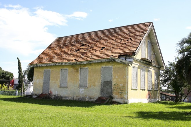 Casarão dos Parolin antes do processo de restauro conduzido pela Grande Loja Maçônica do Paraná. | André Rodrigues/Gazeta do Povo