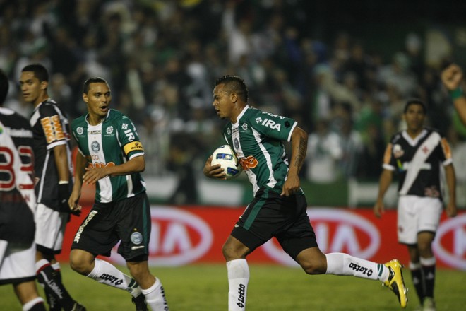 Bill também deixou o dele na final. Mas não foi suficiente. | Albari Rosa/ Gazeta do Povo