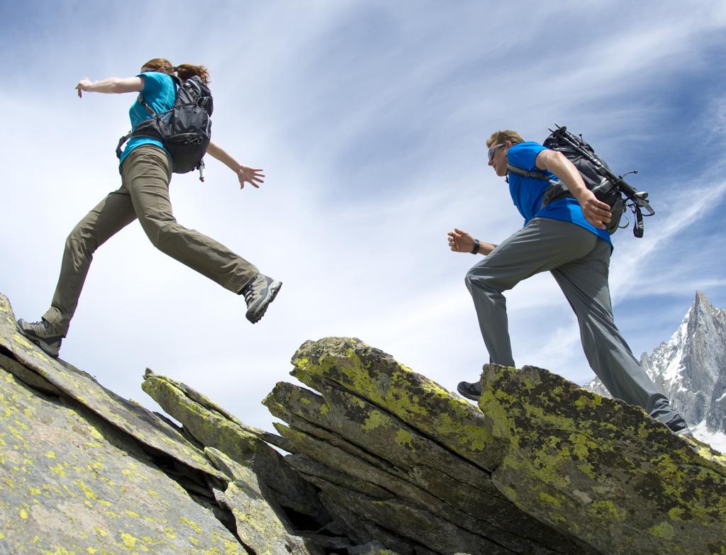 Materiais tecnológicos para alta performance estão em roupas e acessórios s da Salomon. | Divulgação/