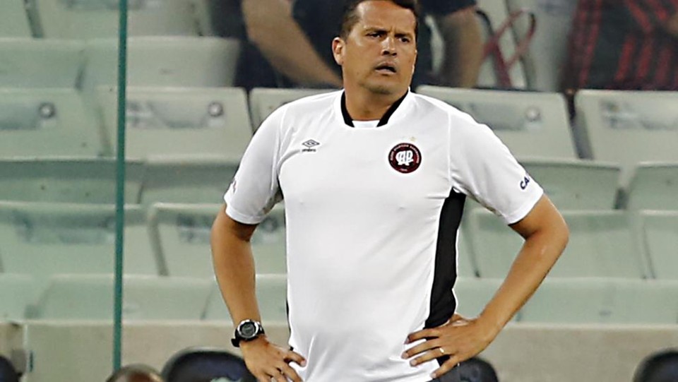 Claudinei Oliveira afirmou que está fazendo o melhor possível para colocar o Atlético nos trilhos ainda durante o Campeonato Paranaense. | Albari Rosa/Gazeta do Povo