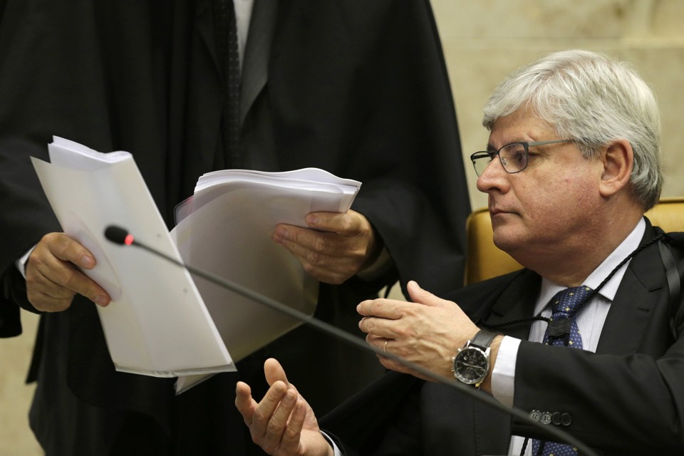 Janot deu entrevista ao lado do procurador-geral da Suíça,Michel Louber | Ueslei Marcelino/REUTERS