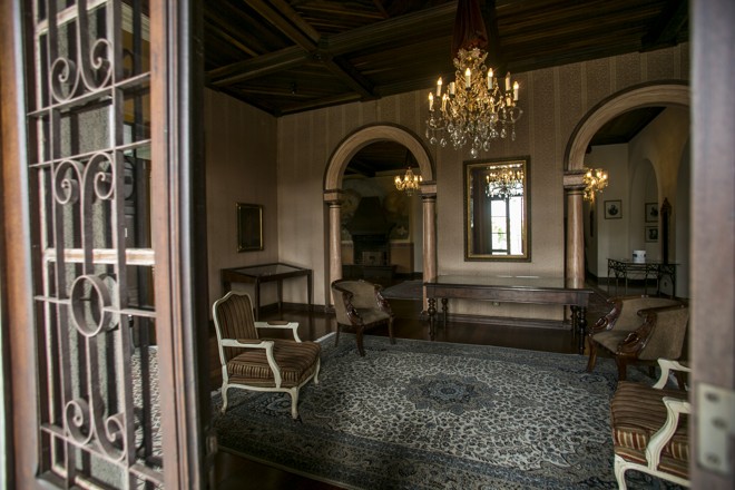 Salões do palácio recebem de casamentos a eventos corporativos. | Marcelo Andrade/Gazeta do Povo