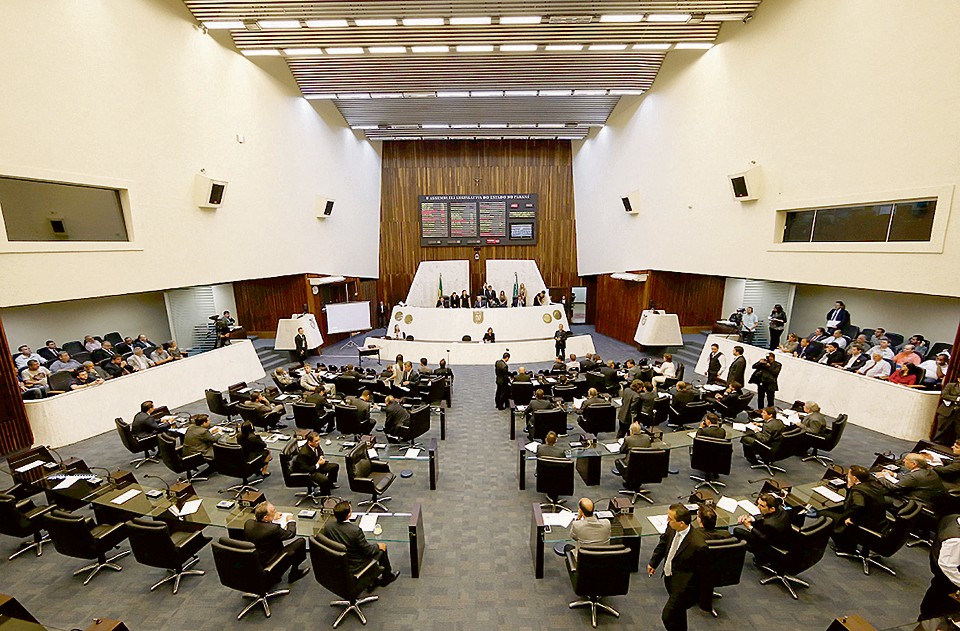 Plenário da Assembleia Legislativa: MP apura irregularidades na gestão de Nelson Justus na Casa. | Albari Rosa/Gazeta do Povo