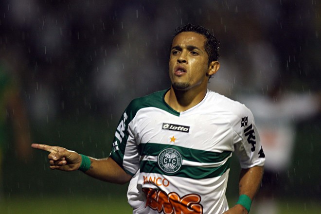 O meia-atacante Rafinha também deixou o dele contra o Ypiringa-RS no Couto Pereira. | Walter Alves /Gazeta do Povo