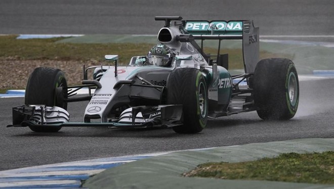 Na primeira corrida do ano, Hamilton e Rosberg fizeram dobradinha. | 
