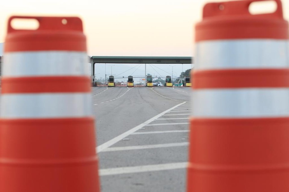 Analistas e especialistas têm afirmado que as concessionárias de rodovias terão queda de receita por conta da nova lei, que prevê isenção de pedágio para o eixo suspenso de caminhões vazios | Henry Milleo/Gazeta do Povo