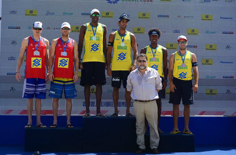 No masculino, Brasil leva ouro e bronze no torneio de aniversário do Rio de Janeiro. | /