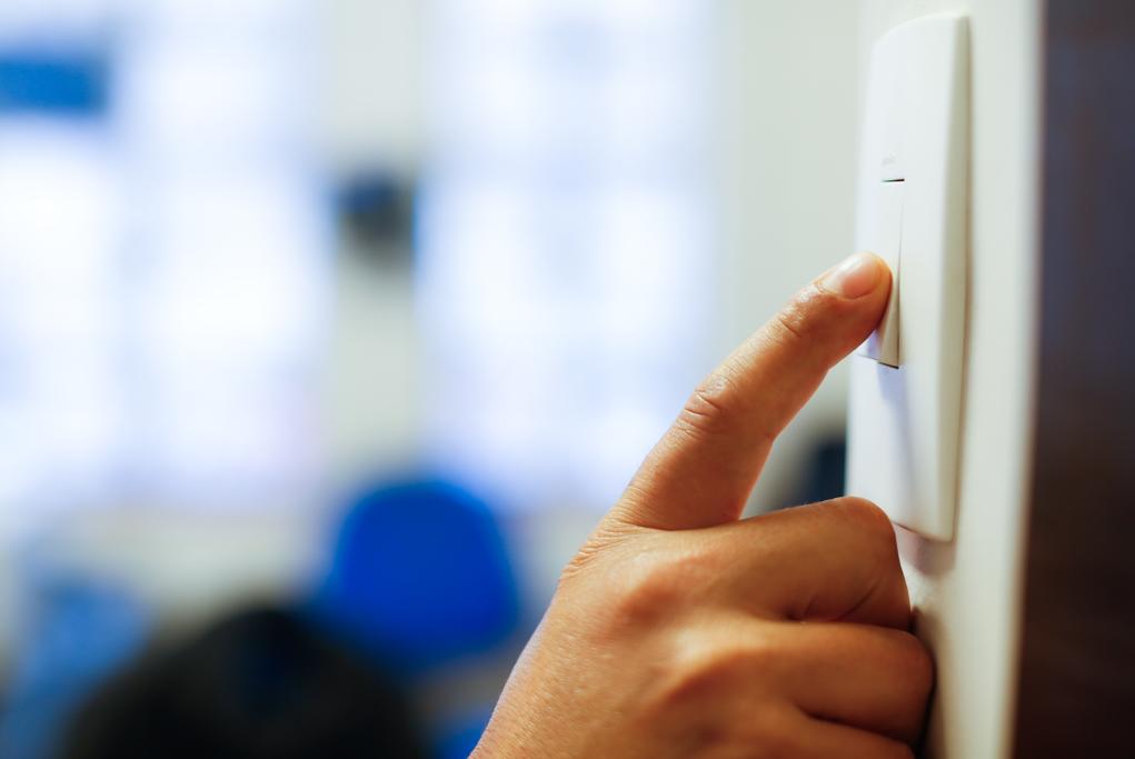 Aumento na tarifa de energia autorizado para a Copel foi o quarto mais alto do país: reajuste médio no Brasil será de 23,4%. | Brunno Covello/Gazeta do Povo