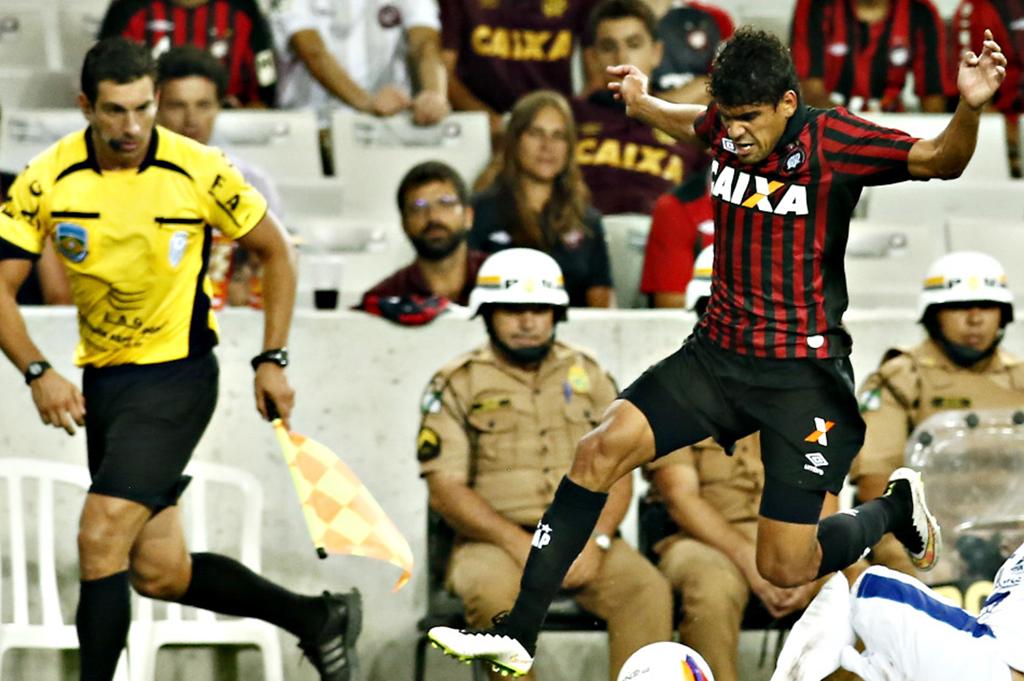 Lateral-direito Daniel Borges teve participação ativa na pré-temporada do Atlético na Espanha e ganhou vaga no time titular de Claudinei Oliveira. | Hugo Harada/Gazeta do Povo