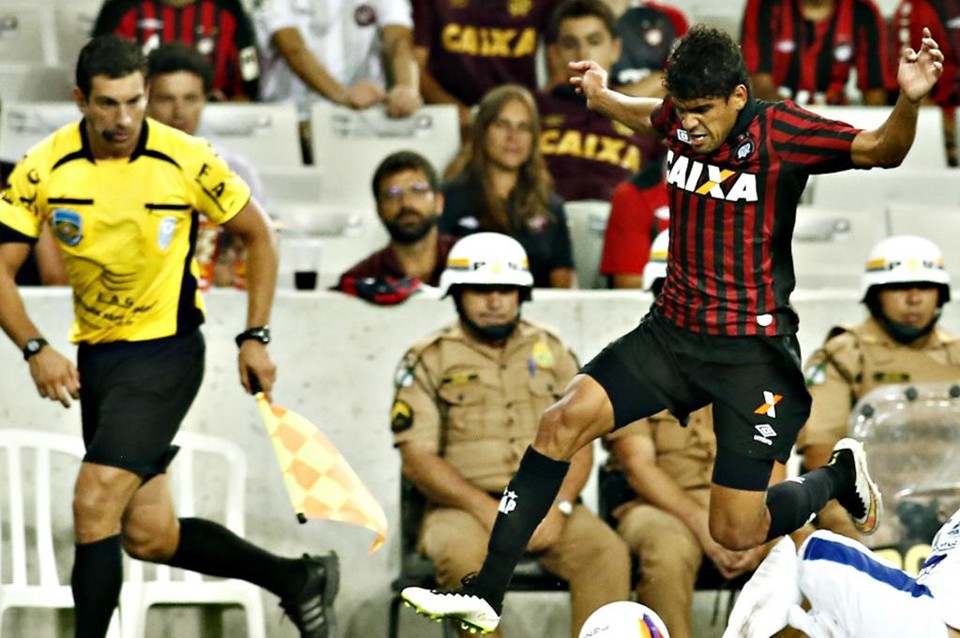 Lateral-direito Daniel Borges teve participação ativa na pré-temporada do Atlético na Espanha e ganhou vaga no time titular de Claudinei Oliveira. | Hugo Harada/Gazeta do Povo