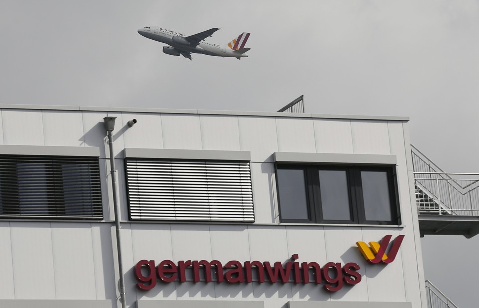 Avião da Germanwings decola no aeroporto de Bonn, na Alemanha | Wolfgang Rattay/Reuters