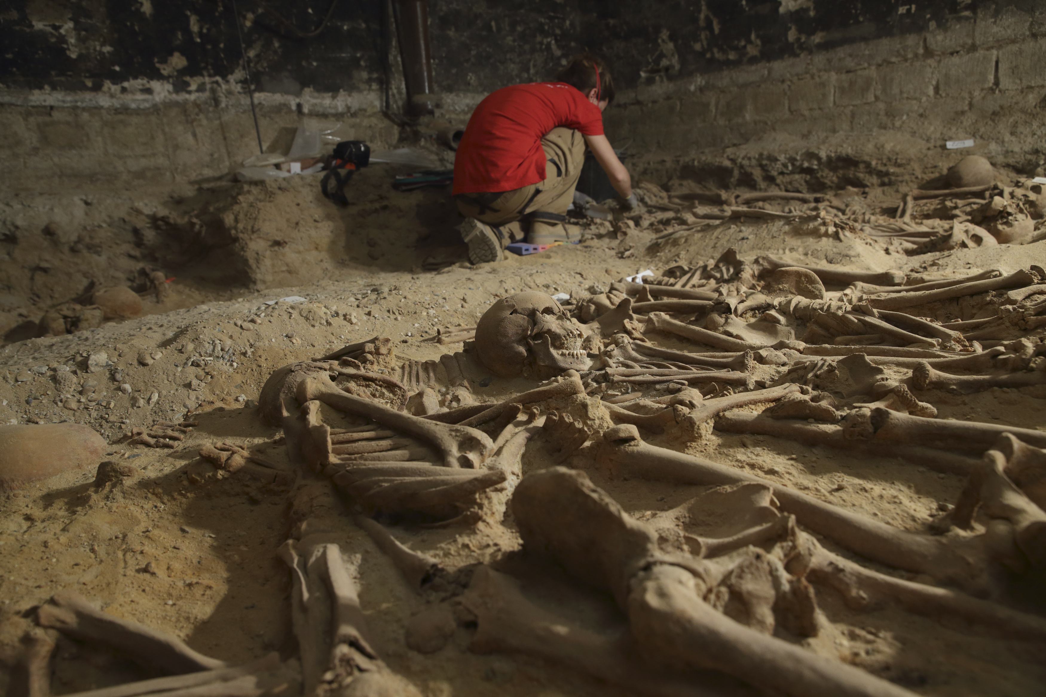 Esqueletos foram encontrados sob um supermercado de Paris | Philippe Wojazer/Reuters