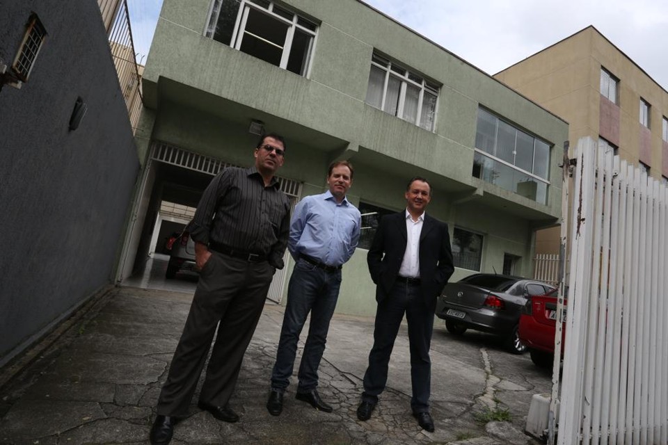Sócios da Iso Enterprise, de Curitiba: sistemas de gerenciamento de negócios para empresas é aposta para decolar durante a crise econômica. | Ivonaldo Alexandre/Gazeta do Povo